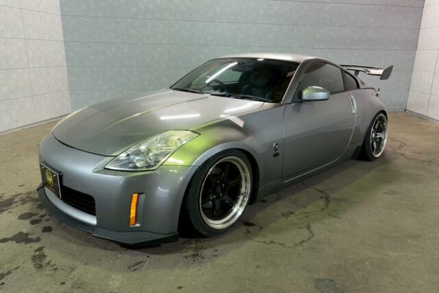 2002 Fair lady Z front